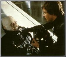 Antes de fallecer Anakin Skywalker pide a su hijo que lo libere de su demoniaca contraparte, Darth Vader